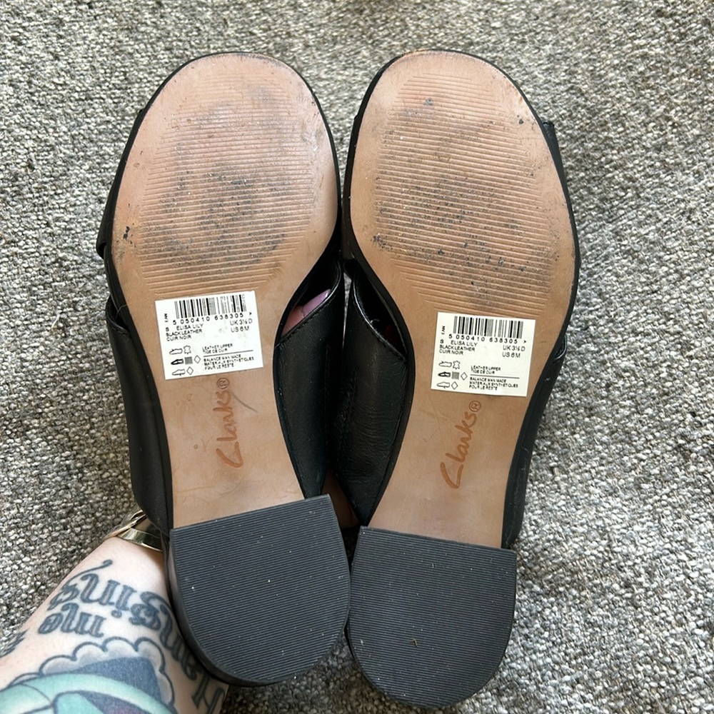 Clarks Erin Leather Mule Sandals - Picture 2 of 8